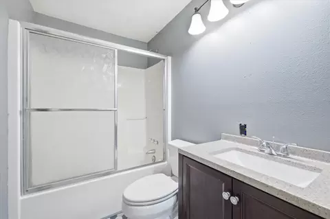 Bath - 1207 Idaho Ave, Libby, MT 59923 photo 1 of 2