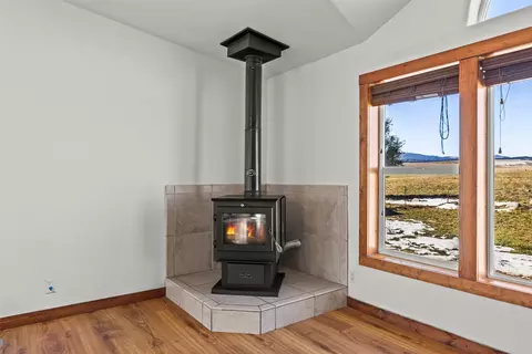Living - 1873 Jack Rabbit Ln, Whitehall, MT 59759 photo 5 of 11