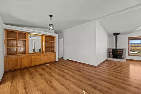 Living - 1873 Jack Rabbit Ln, Whitehall, MT 59759 photo 10 of 11