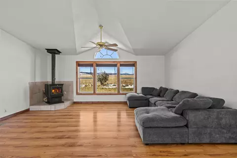 Living - 1873 Jack Rabbit Ln, Whitehall, MT 59759 photo 2 of 11