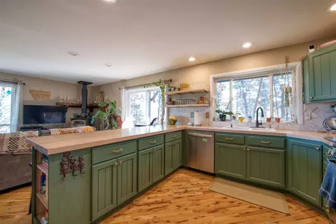 Kitchen - 560 Camas Creek Loop, Hamilton, MT 59840 photo 1 of 2