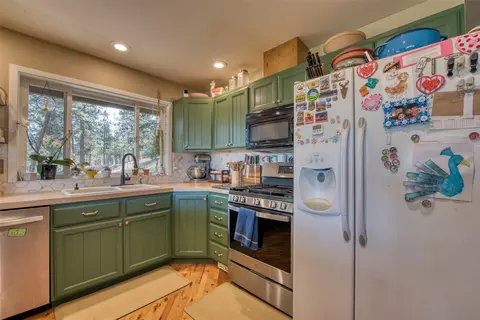 Kitchen - 560 Camas Creek Loop, Hamilton, MT 59840 photo 2 of 2