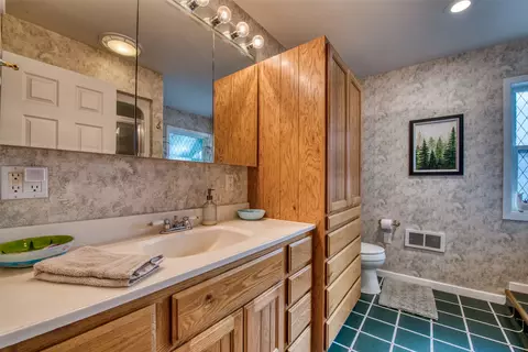Bath - 560 Camas Creek Loop, Hamilton, MT 59840 photo 1 of 3