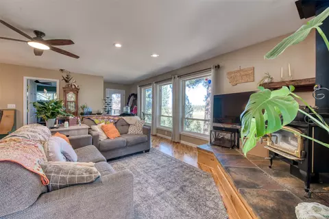 Living - 560 Camas Creek Loop, Hamilton, MT 59840 photo 2 of 2