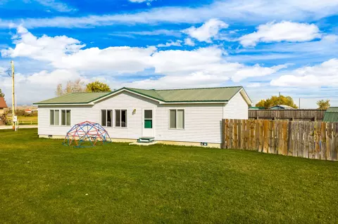 220 Columbus Ave, Dupuyer, MT 59432