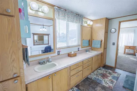 Bath - 1110 5th St E, Polson, MT 59860 photo 4 of 6