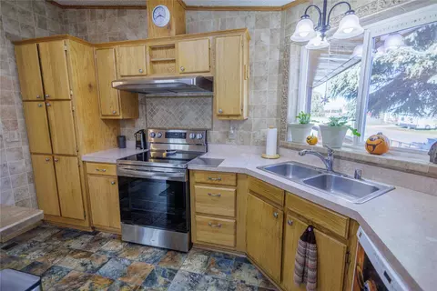 Kitchen - 1110 5th St E, Polson, MT 59860 photo 5 of 6