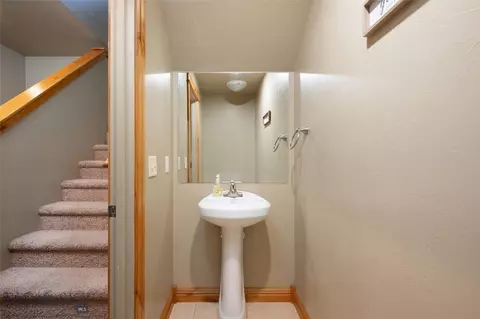 913 Forest Gln UNIT B, Bozeman, MT 59718 photo 11