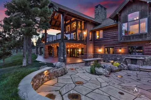 2831 W Shore Dr, Helena, MT 59602