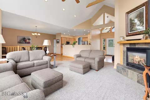 690 Fieldstone Dr, Corvallis, MT 59828