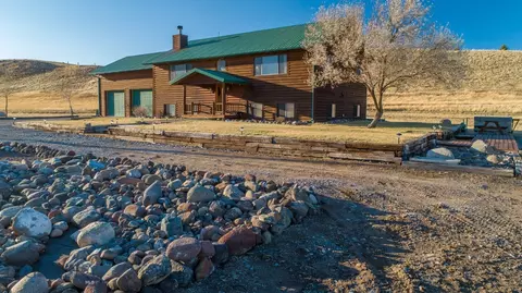 42 Salmon Fly Rd, Livingston, MT 59047
