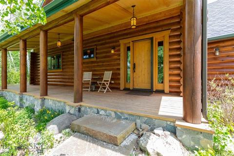 2550 Little Bear Rd, Gallatin Gateway, MT 59730