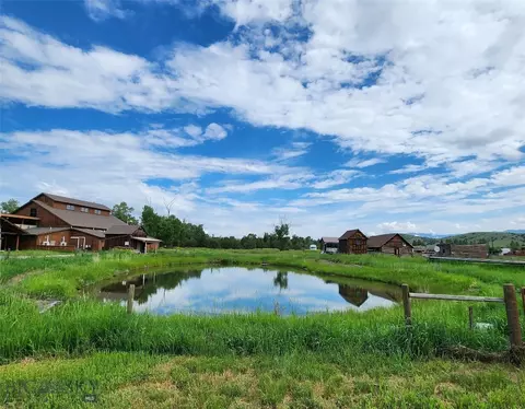 8977 Dry Creek Rd, Belgrade, MT 59714