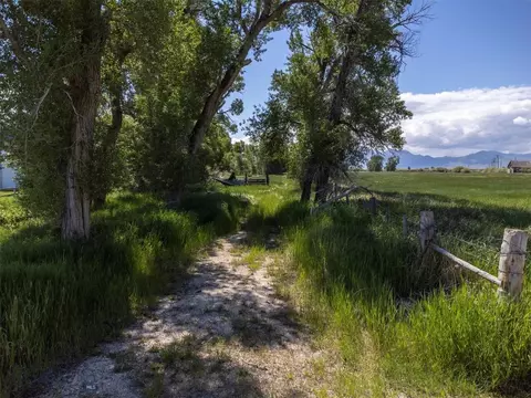 Exterior - 1275 Highway 91 S #A, Dillon, MT 59725 photo 2 of 3