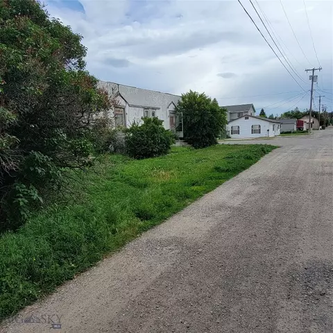 421 E Glendale, Dillon, MT 59725 photo 2