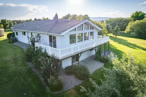 11 River Bend Ln, Livingston, MT 59047