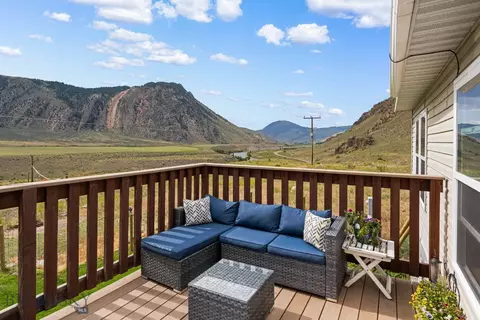 562 Us Highway 89 S, Gardiner, MT 59030