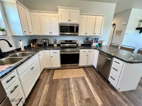185 Johnson Ave, Dillon, MT 59725 photo 2
