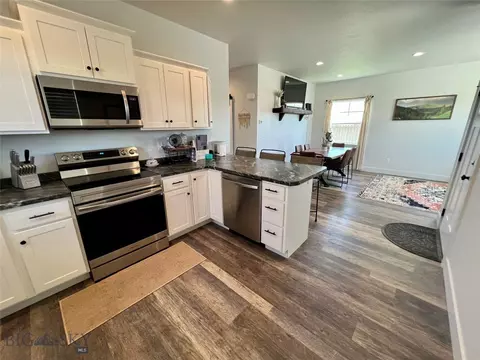 185 Johnson Ave, Dillon, MT 59725 photo 4
