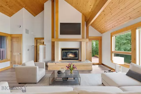 2555 Deer Crk, Bozeman, MT 59715
