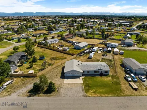 590 Blackhawk Ln, Belgrade, MT 59714