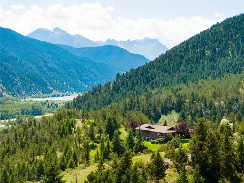 26 Cedar Bluffs Rd, Livingston, MT 59047