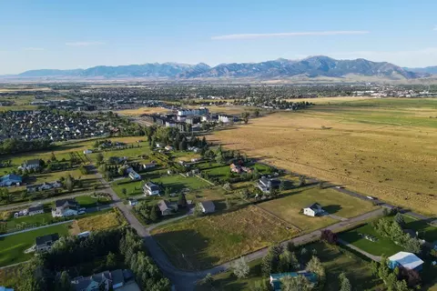 5690 Staffanson Rd, Bozeman, MT 59715