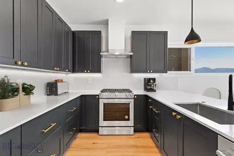 3042 S 28th Ave, Bozeman, MT 59718
