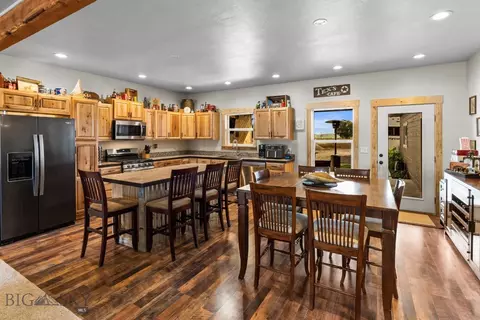 536 N Chestnut St, Dillon, MT 59725 photo 8