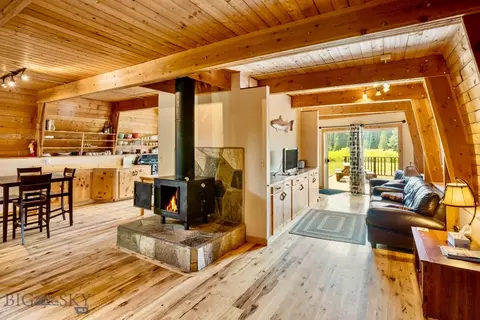 159 Mule Deer Rd, West Yellowstone, MT 59758