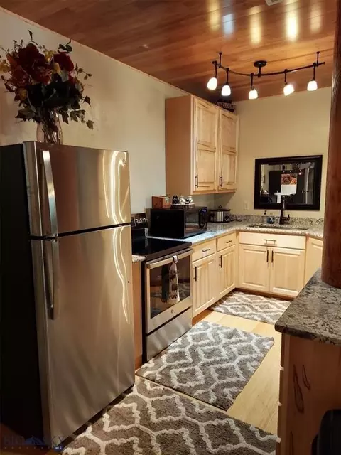 Kitchen - 334 Mt Hwy 87 Hwy, Cameron, MT 59720 photo 8 of 8