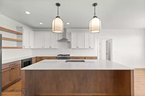 197 Lion Peak Dr, Bozeman, MT 59718