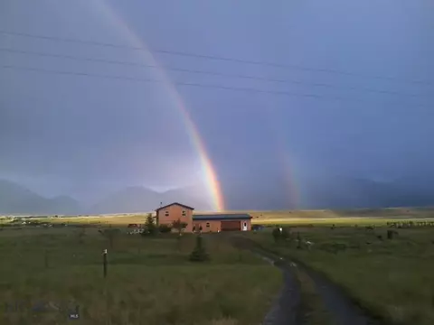33 E Fork Salmon Fly Rd, Emigrant, MT 59027