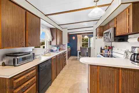 3752 Valley Dr, Helena, MT 59602