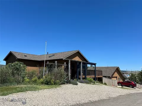 305 E Grove St, White Sulphur Springs, MT 59645