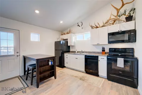 315 Miles Ave #D, Livingston, MT 59047