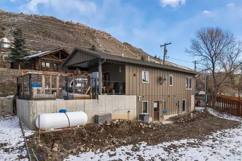 123 Granite St, Gardiner, MT 59030