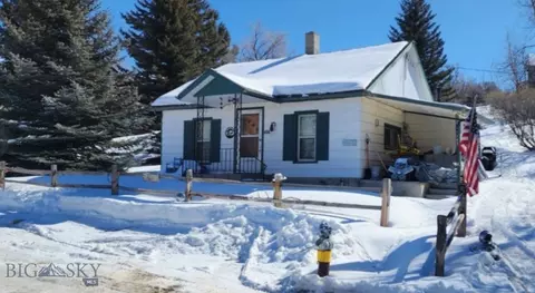 406 E Wallace St, Virginia City, MT 59755