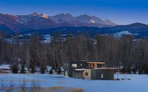 45 River Camp Rd, Bozeman, MT 59718