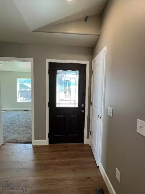 81 Avon Cir, Butte, MT 59701 photo 3