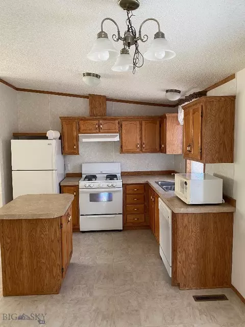 200 Merino, Martinsdale, MT 59053