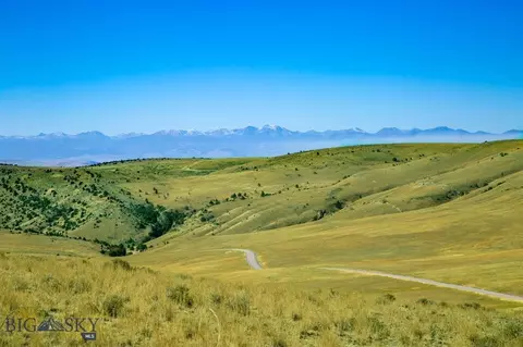 389 Clover Ln, Manhattan, MT 59741