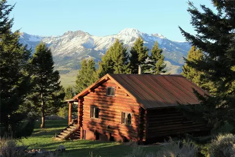 457 Grizzly Meadow Rd, Emigrant, MT 59027