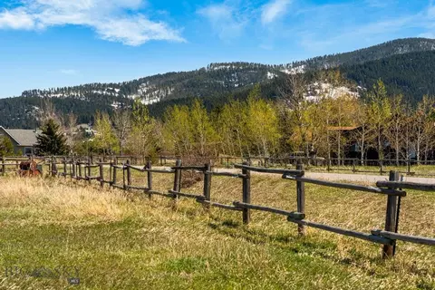 639 Starling Dr, Bozeman, MT 59718
