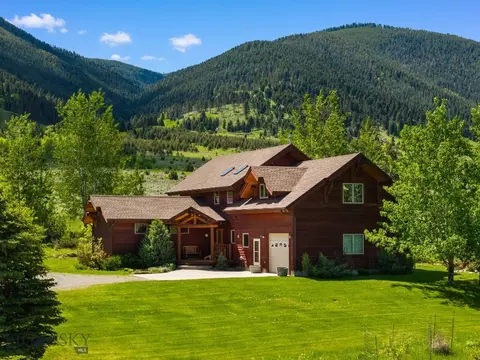 220 Williams Rd E, Gallatin Gateway, MT 59730