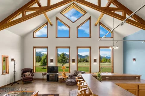 145 N Low Bench Rd, Gallatin Gateway, MT 59730