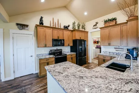190 Silverwood, Dillon, MT 59725 photo 32