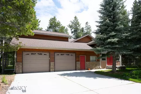 619 Hayden St, West Yellowstone, MT 59758