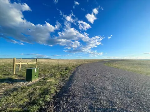 945 Dancing Winds Rd, Dillon, MT 59725 photo 5