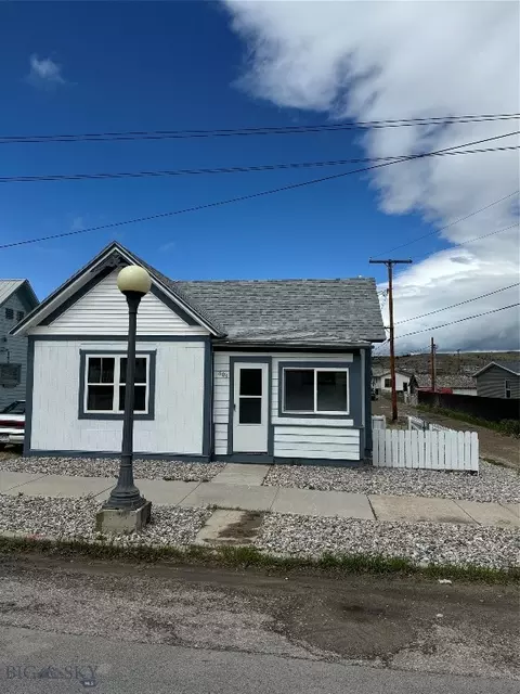 808 E 7th St, Anaconda, MT 59711